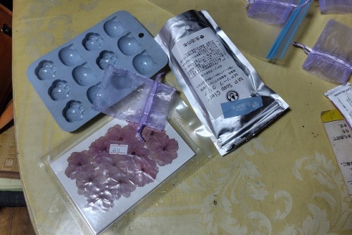 香りネコ作成中